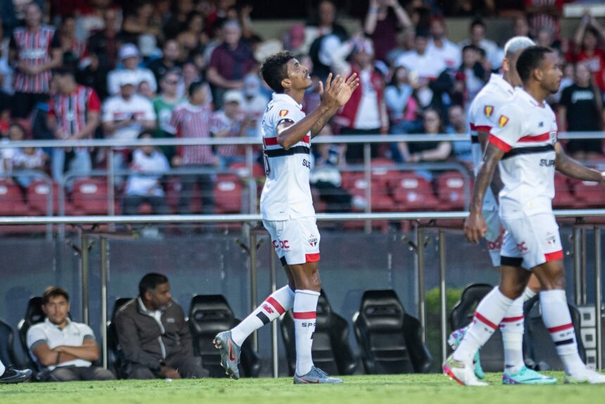 São Paulo supera Portuguesa no Morumbis e mira o Corinthians na terça