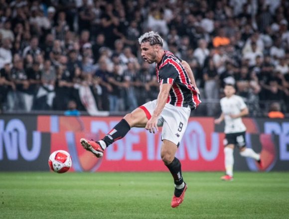 São Paulo vence e encerra hegemonia do Corinthians na Neo Química Arena