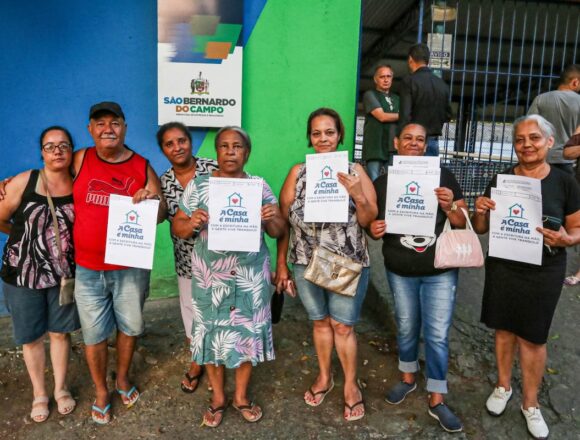 Sonho realizado: Moradores do Novo Parque e Vila Canarinho recebem escrituras oficiais